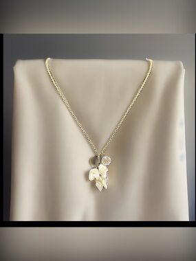 Ann Taylor Gold Tone Faux Pearl Pendant Necklace Rhinestone 30”
